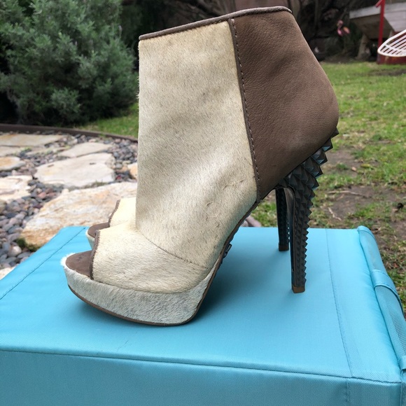Rachel Roy Peep Toe High Heels - Picture 2 of 7